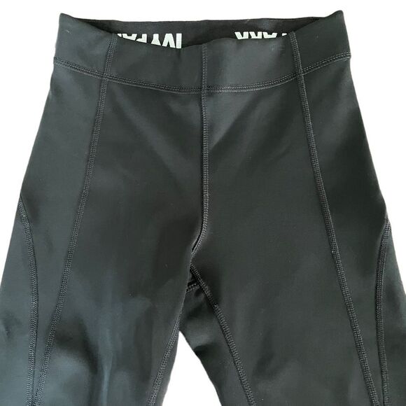 Ivy‎ Park Black Cycling Shorts, size XS , back zip pocket - Picture 2 of 8